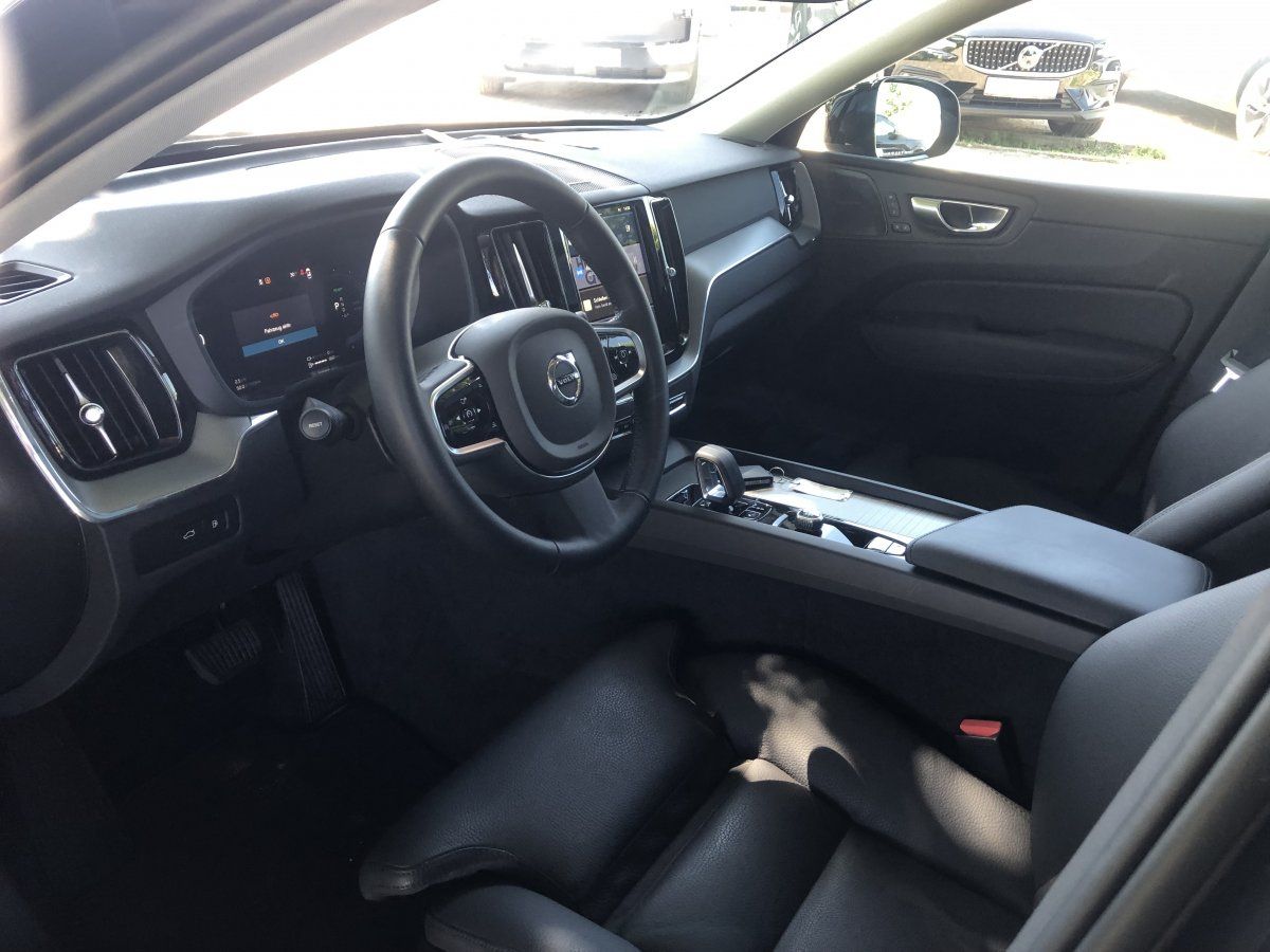 Volvo XC60 Plus Dark T8 AWD Anhängerzug