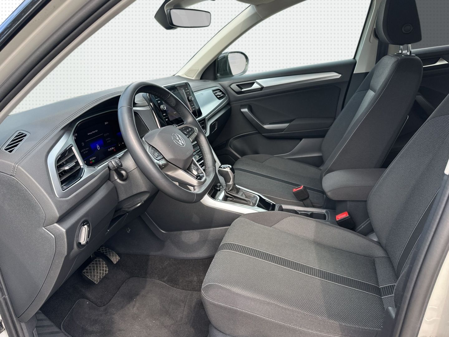 Volkswagen T-Roc Life 2.0 TDI DSG - Samsaru's Car Outlet