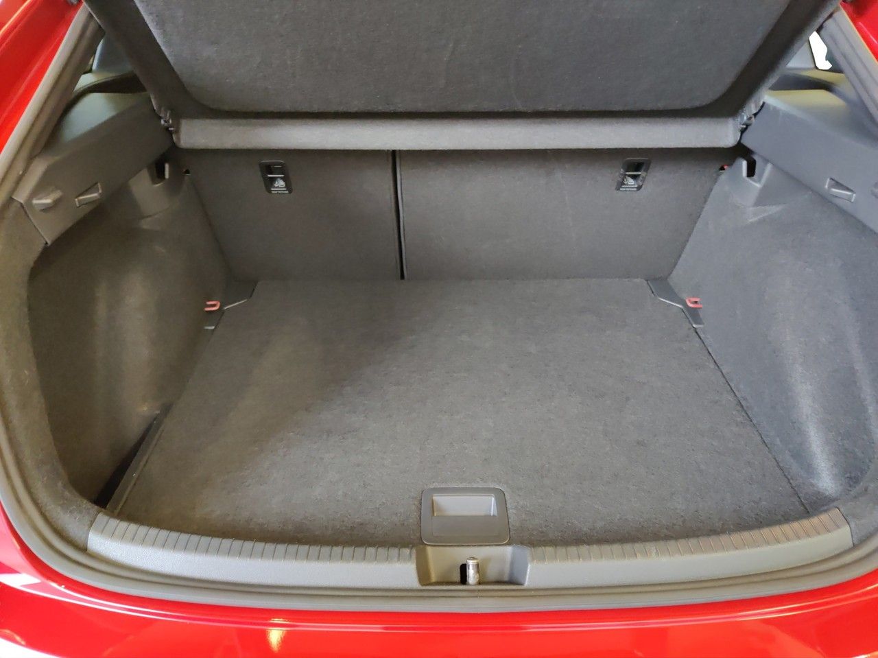 Volkswagen Taigo 1.5 TSI DSG R-Line - Samsaru's Car Outlet