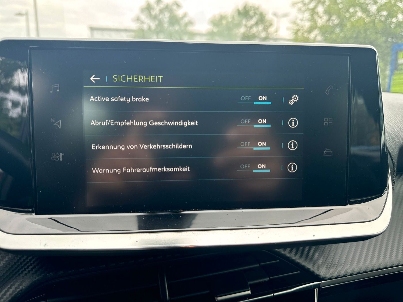Peugeot 2008 e- Active Pack - Samsaru's Car Outlet
