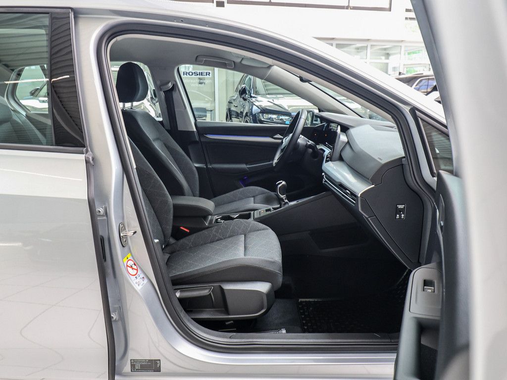 Volkswagen Golf VIII Life 1.0 l TSI - Samsaru's Car Outlet