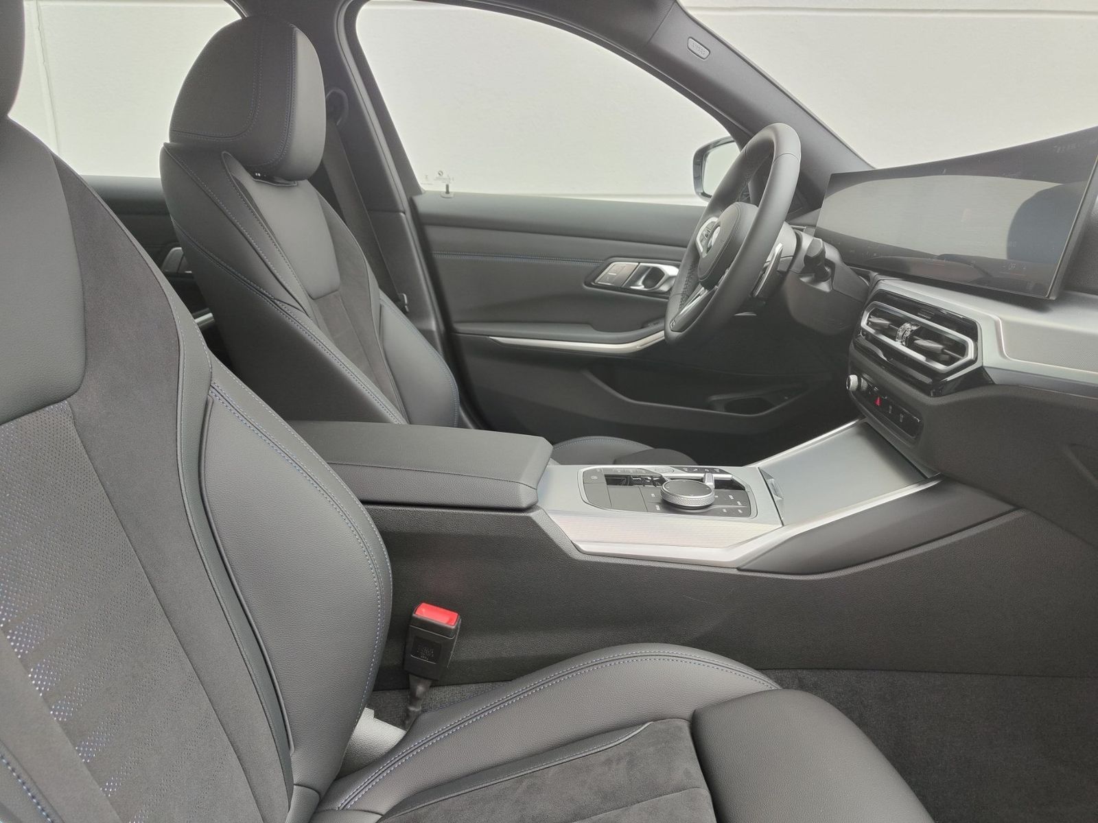 BMW 330i xDrive M Sportpaket - Samsaru's Car Outlet