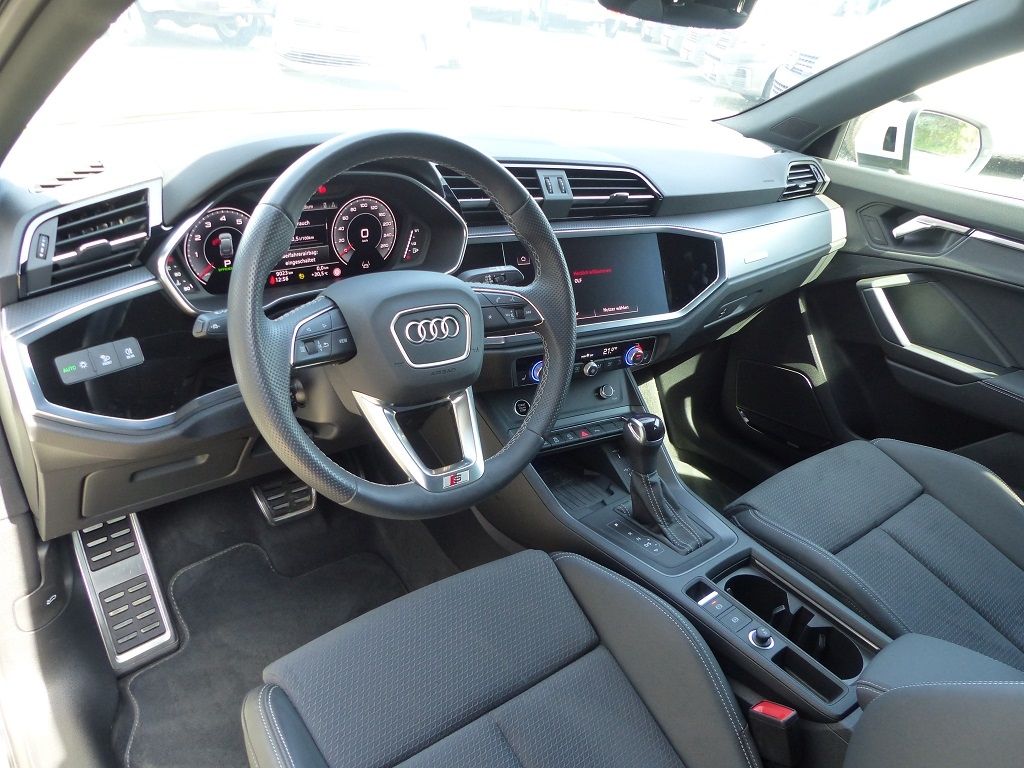 Audi Q3 Sportback 40 TFSI quattro S-tronic S line - Samsaru's Car Outlet