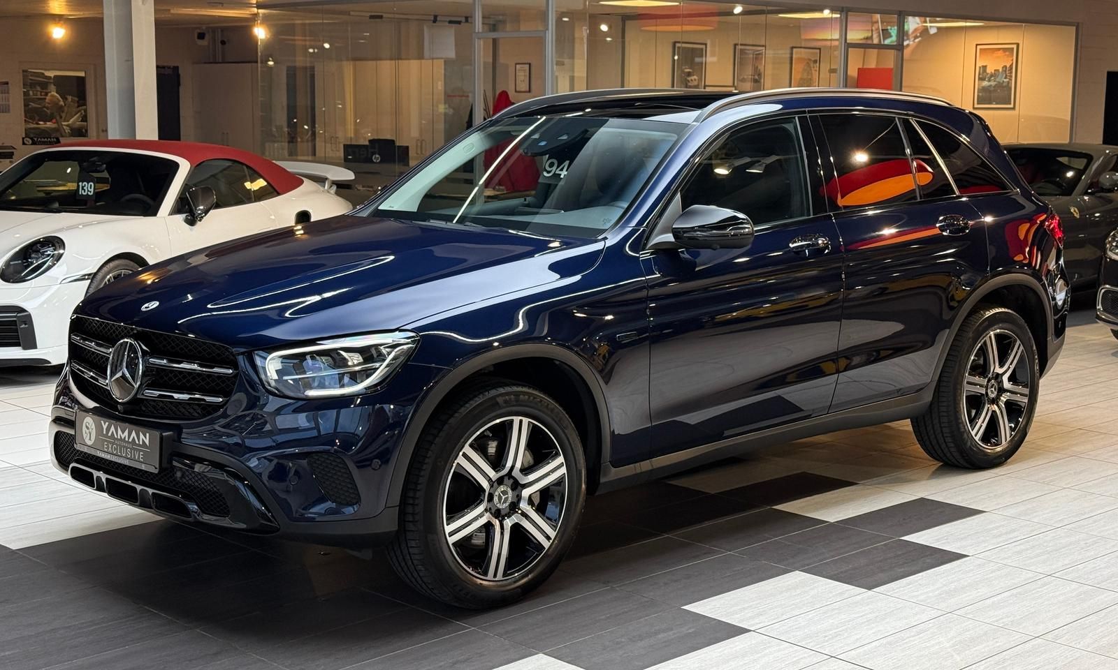 Mercedes-Benz GLC 300 e 4Matic*Panorama*360°*AHK*KeylessGO