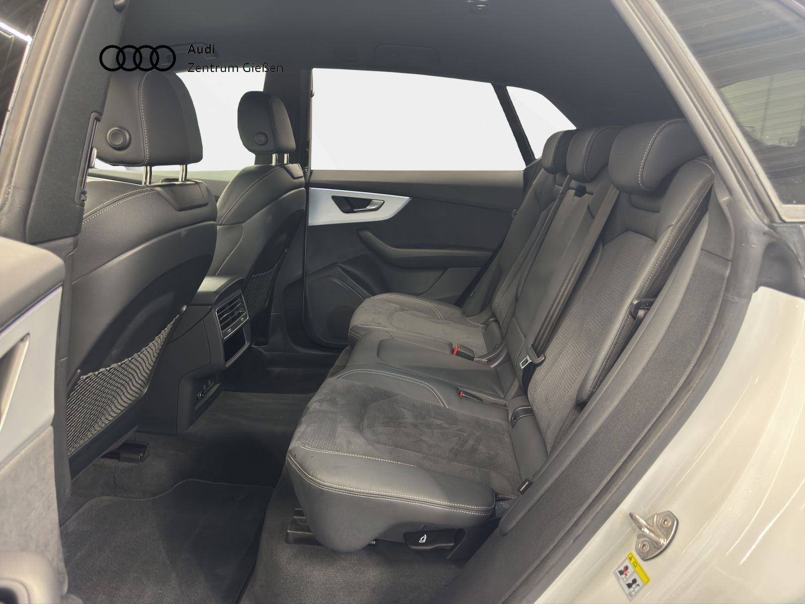 Audi Q8 50 TDI quattro S line Black HuD Matrix AHK St