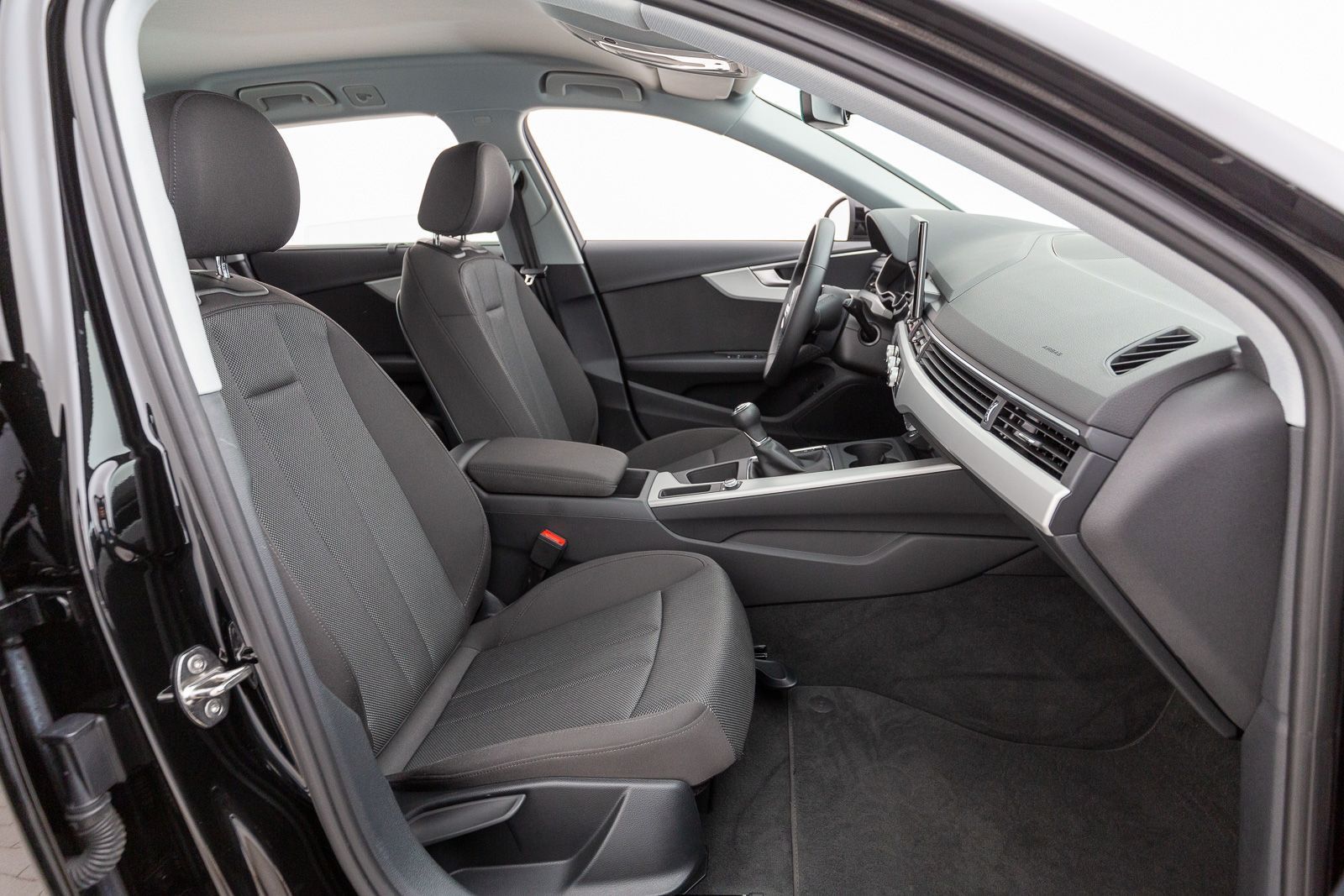 Audi A4 Avant 35 TFSI - Samsaru's Car Outlet
