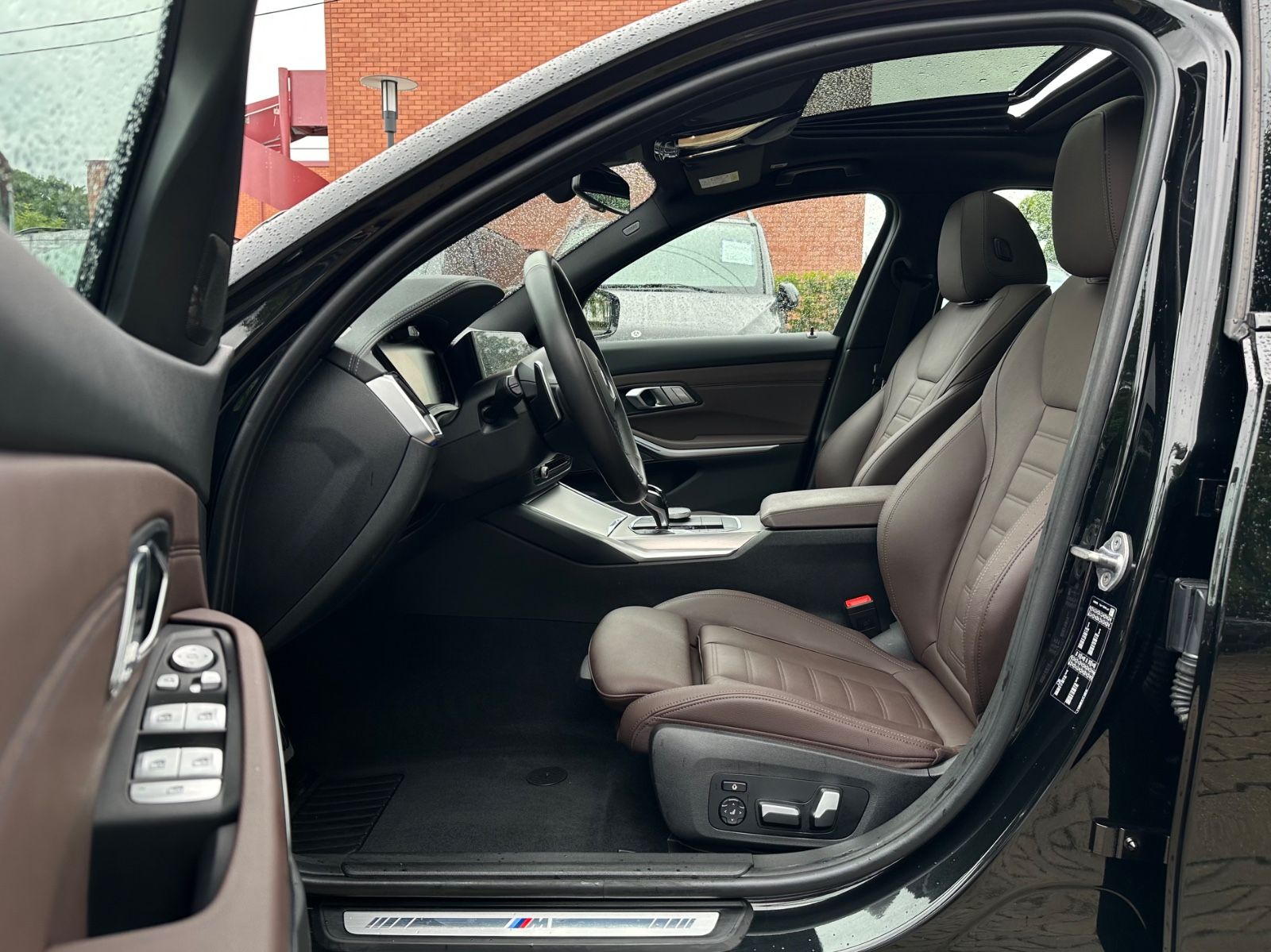 BMW 330d SAG M-Sportpaket - Samsaru's Car Outlet