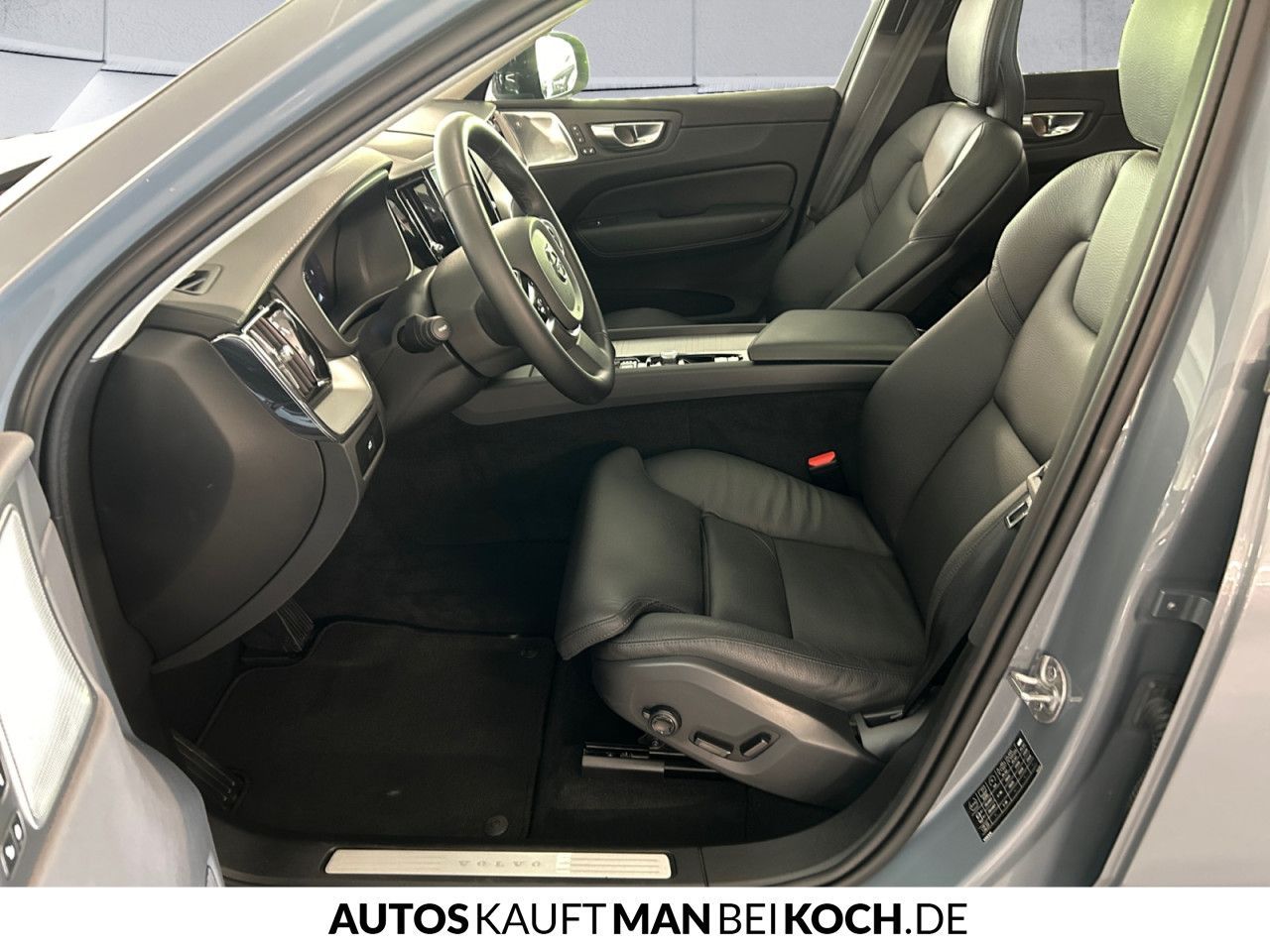 Volvo XC60 B4D Ultimate Dark AWD - Samsaru's Car Outlet