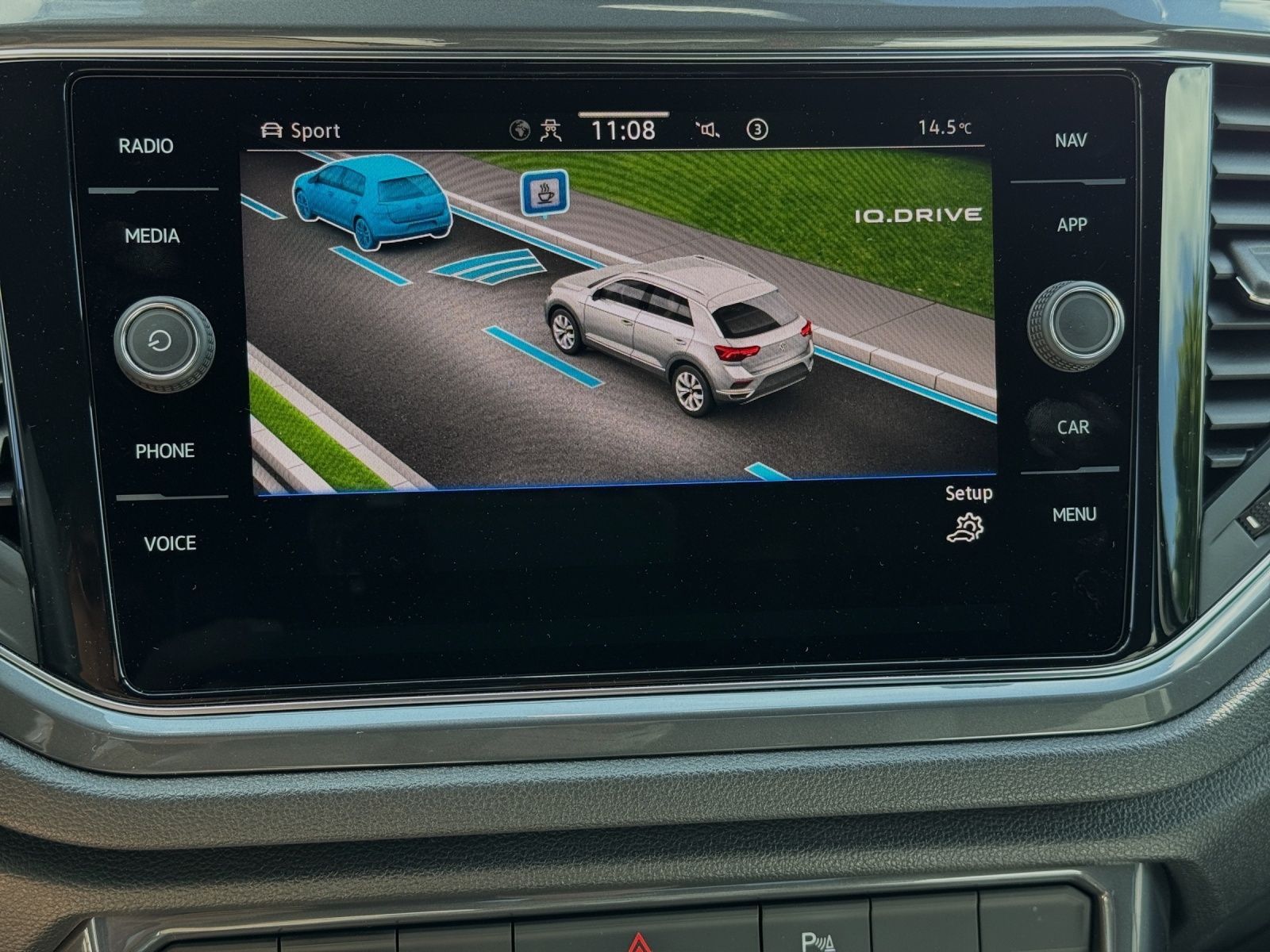 Volkswagen T-Roc TSI DSG 4M R-LINE - Samsaru's Car Outlet