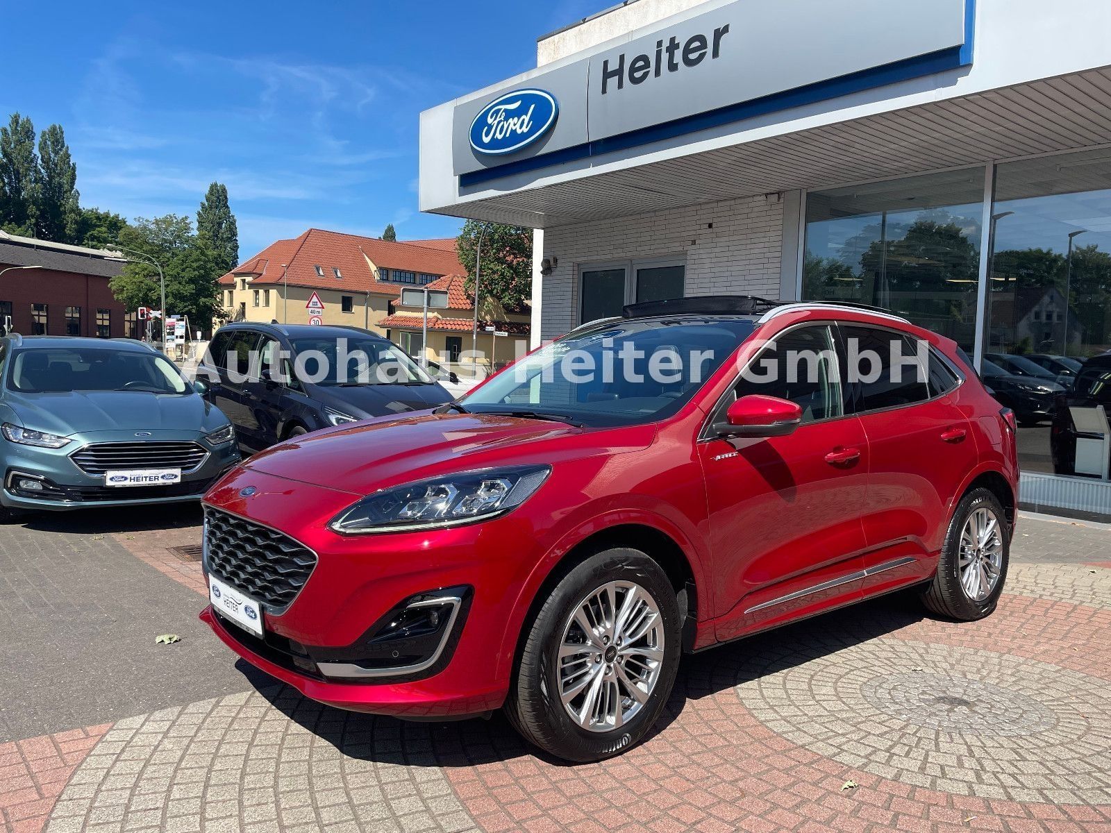 Ford Kuga FHEV Allrad Vignale - Samsaru's Car Outlet