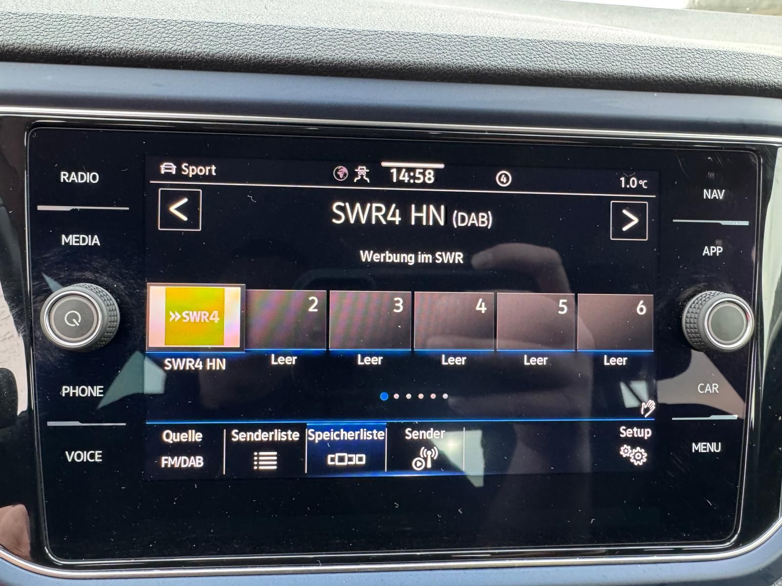 Volkswagen T-Roc 1.5 TSI DSG - Samsaru's Car Outlet