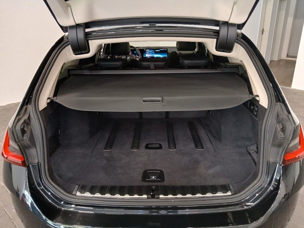 BMW 320d Touring xDrive - Samsaru's Car Outlet
