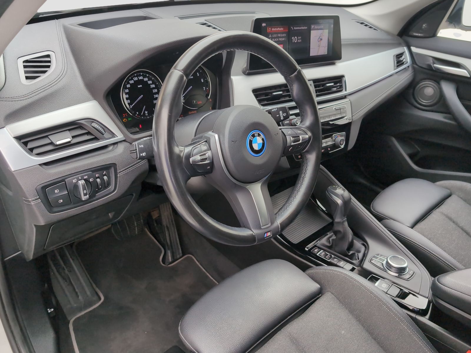BMW X1 xDrive25e Sport Line - Samsaru's Car Outlet