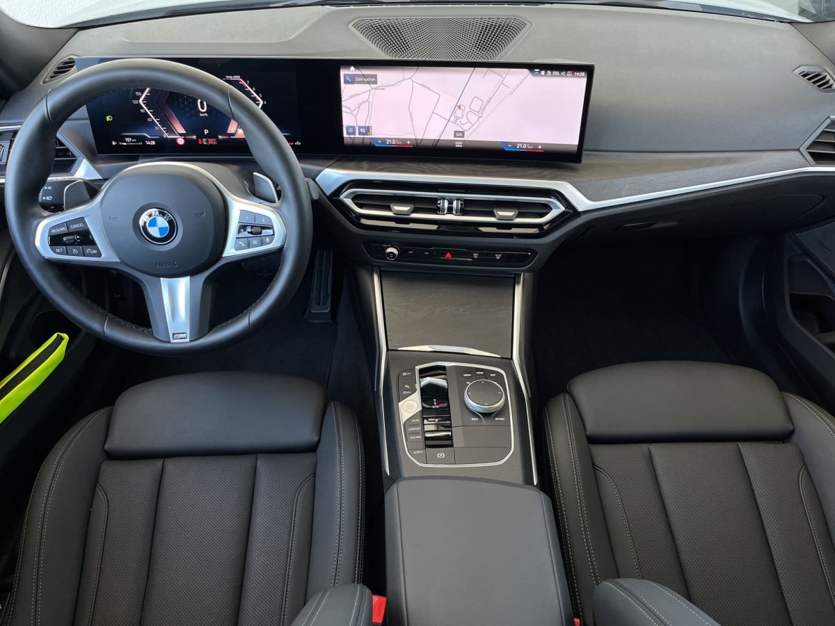 BMW 330i xDrive Touring M Sportpaket - Samsaru's Car Outlet