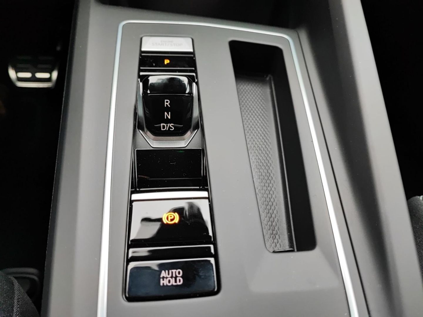 Volkswagen Golf 8 VIII Active eTSI - Samsaru's Car Outlet
