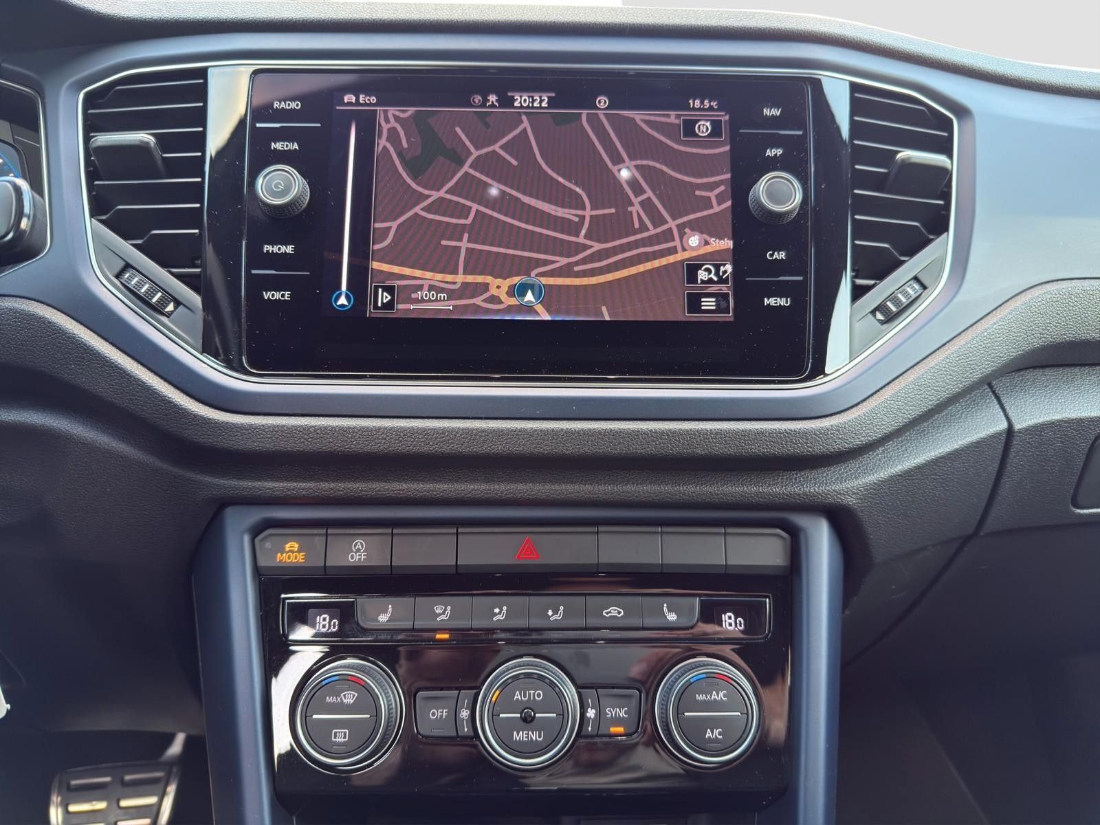 Volkswagen T-Roc United - Samsaru's Car Outlet