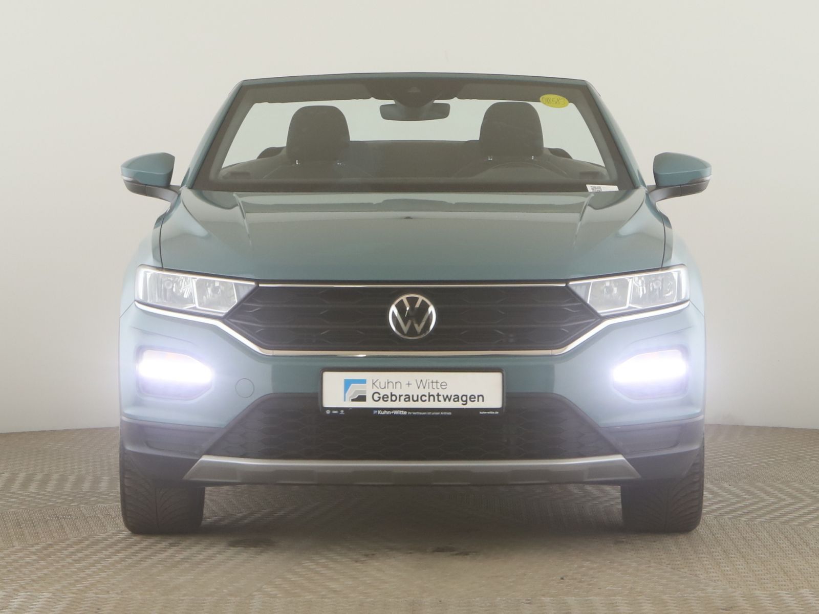 Volkswagen T-Roc 1.0 TSI Style - Samsaru's Car Outlet