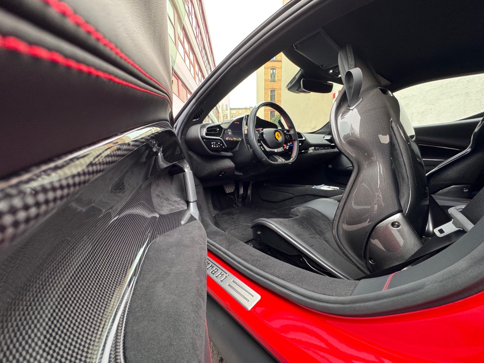 Ferrari 296 GTB*CARBON-DAYTONA*RACING*LIFT*JBL*LCD-DISP*