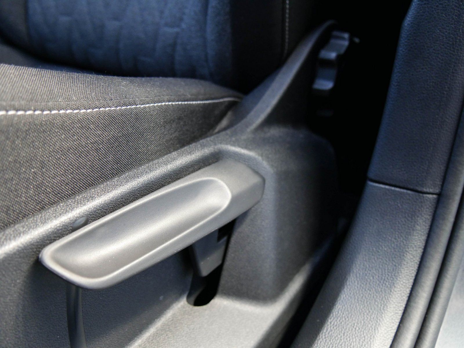 Volkswagen T-Roc MOVE 1.0 TSI - Samsaru's Car Outlet