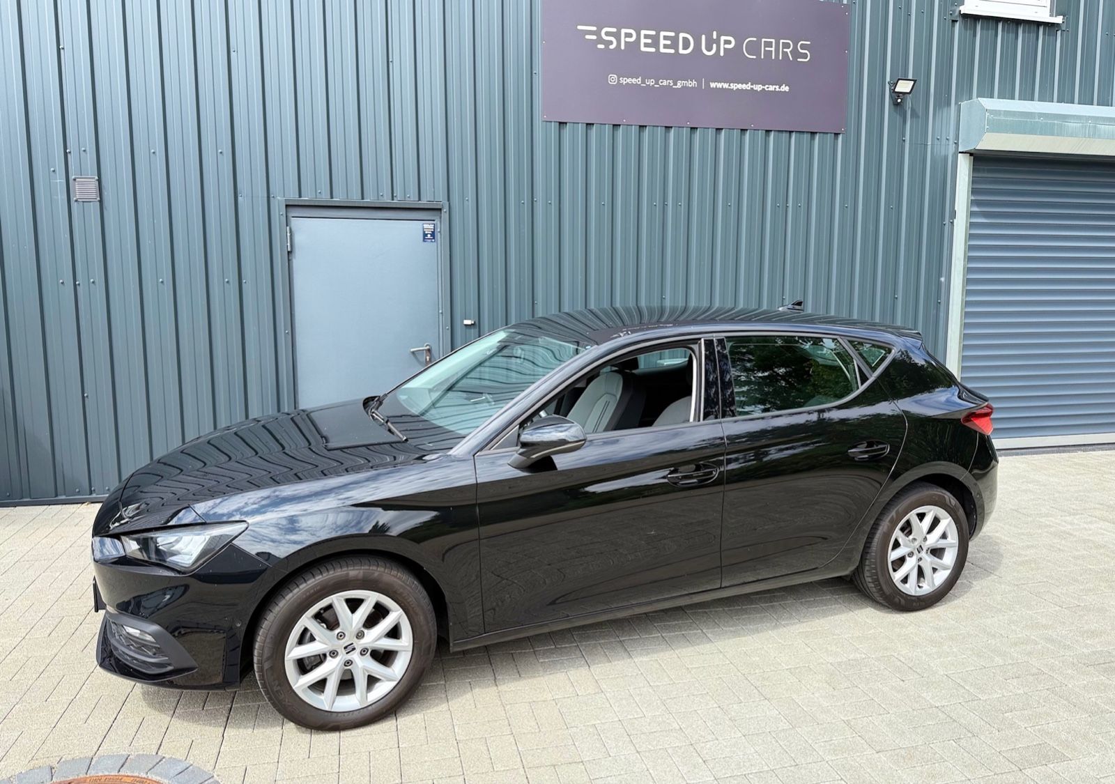 Seat Leon Style DSG - Samsaru's Car Outlet