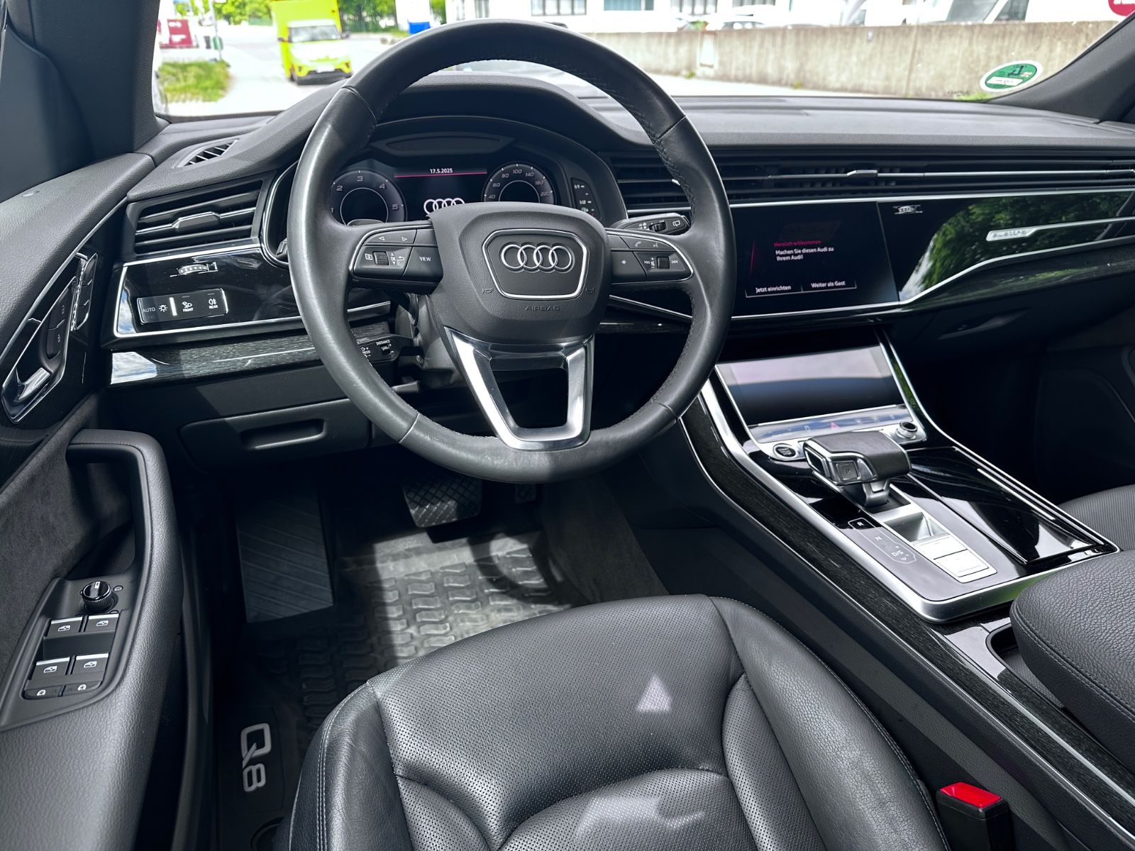 Audi Q8 50 TDI quattro S-Line - Samsaru's Car Outlet