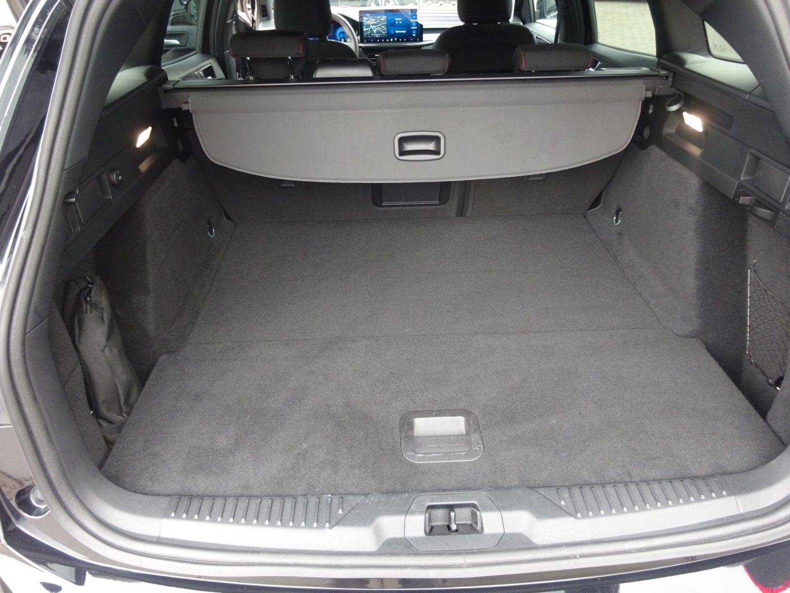Ford Focus Turnier ST-Line X Autom AHK iACC HuD