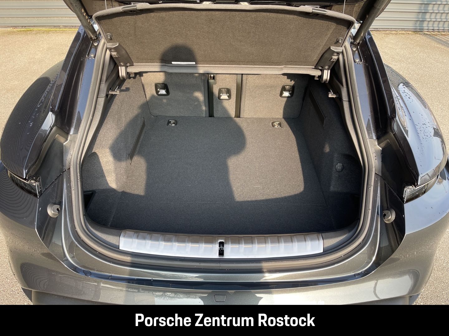 Porsche Taycan 4 Cross Turismo InnoDrive LED-Matrix