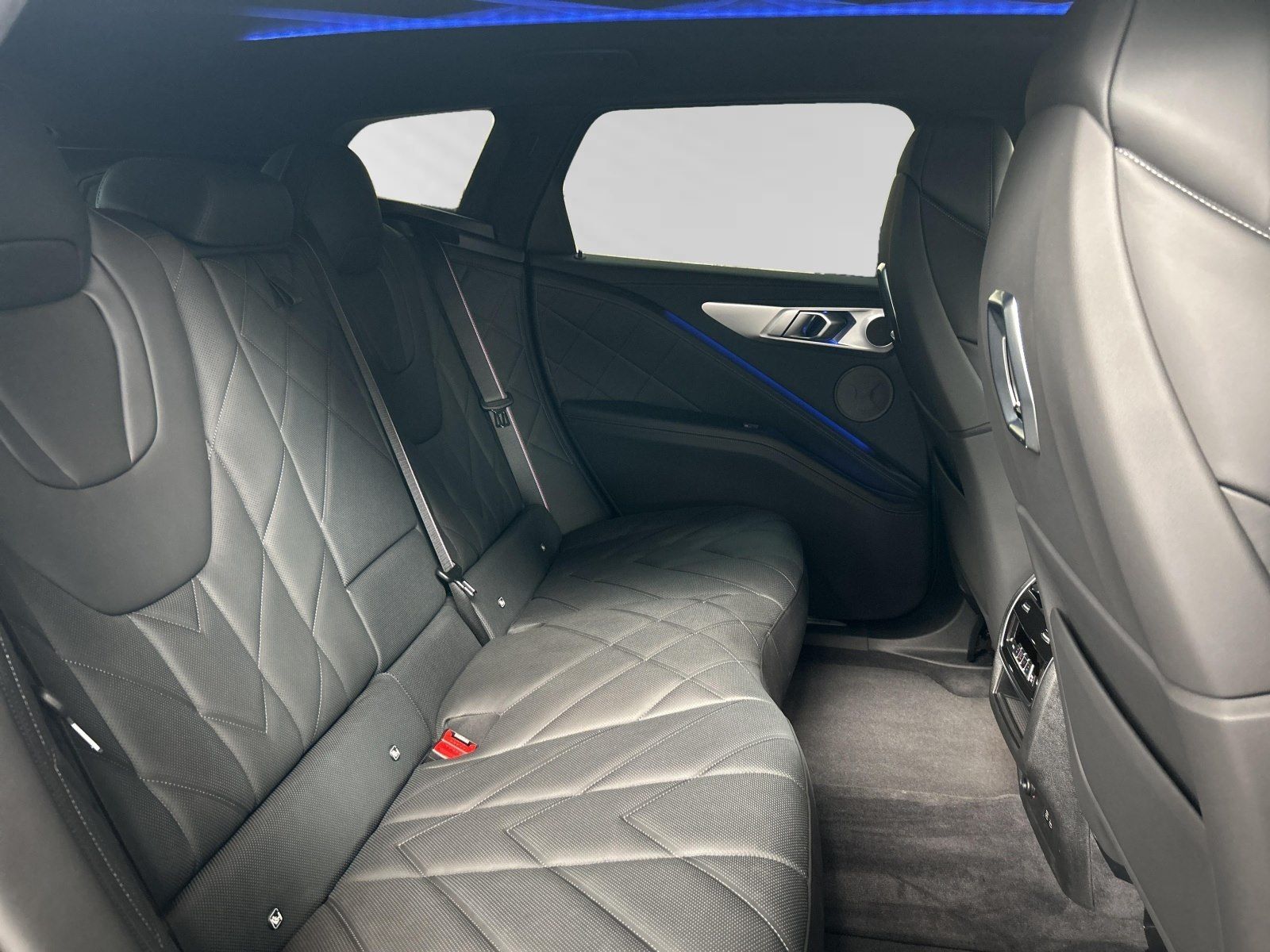 BMW XM 50e Inkl. € 1.190 Zubehörbonus* DAProf.|AHK|M