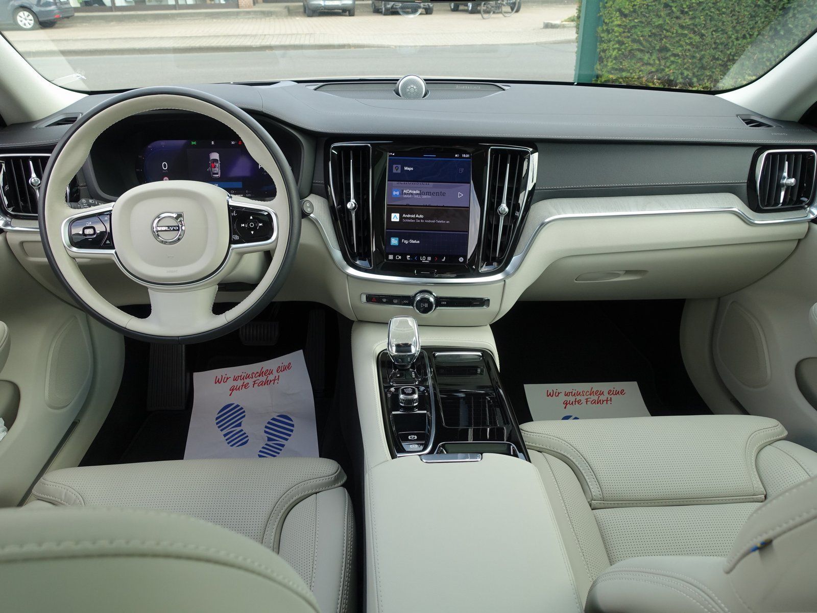 Volvo V60 T8 AWD Twin Engine Ultra Dark/Massage/360°