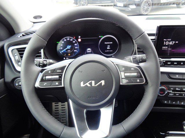 Kia Ceed SW 1.6 Plug-in Hybrid Platinum - Samsaru's Car Outlet