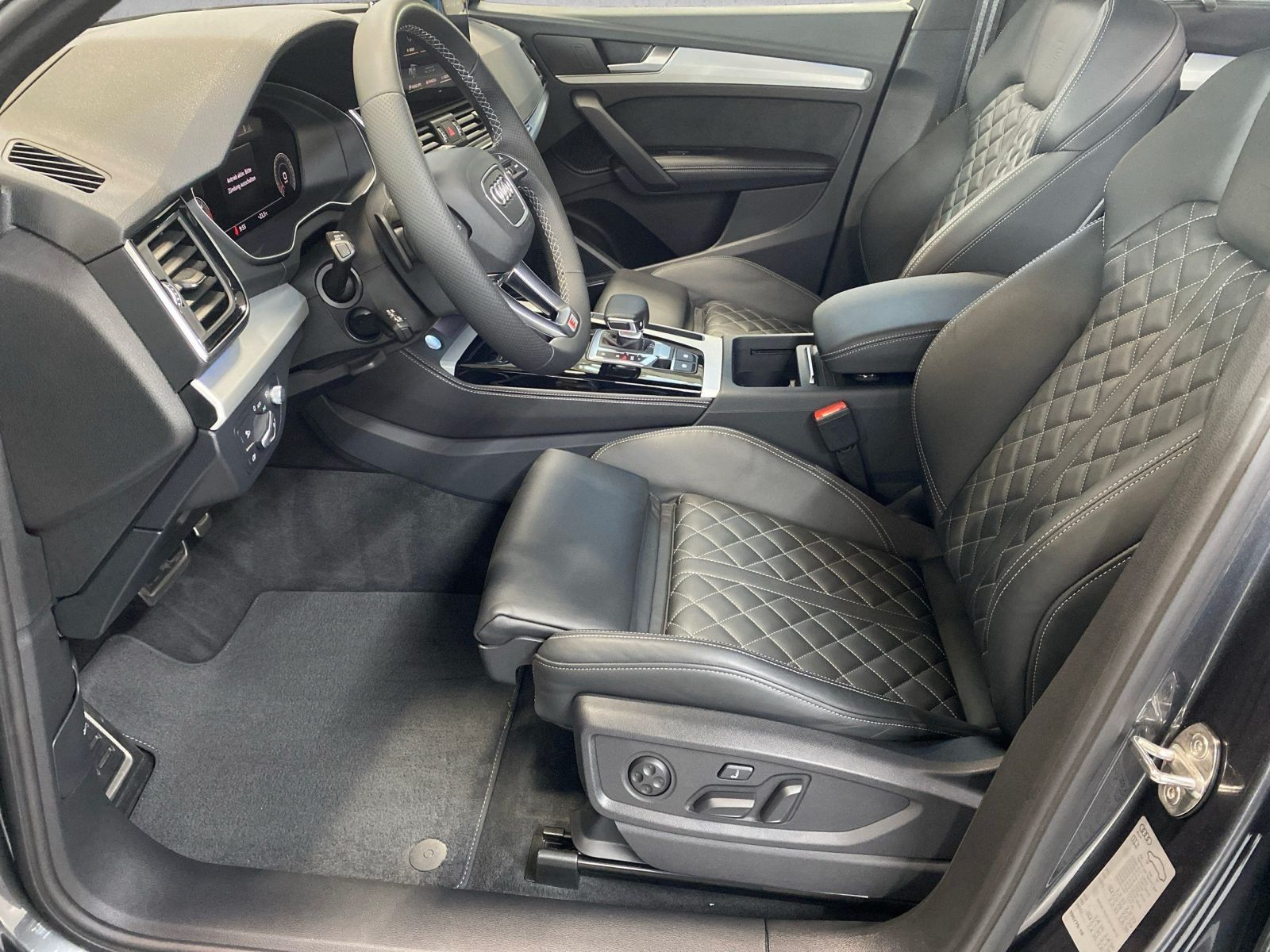 Audi Q5 40 TDI q. S line - Samsaru's Car Outlet