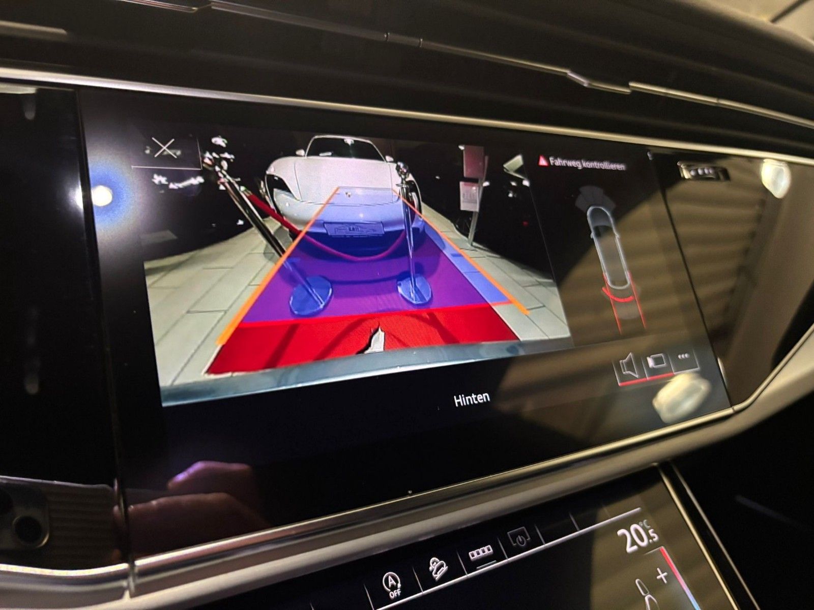 Audi Q8 50 TDI quattro S-LINE*AHK/STANDHEIZ.*