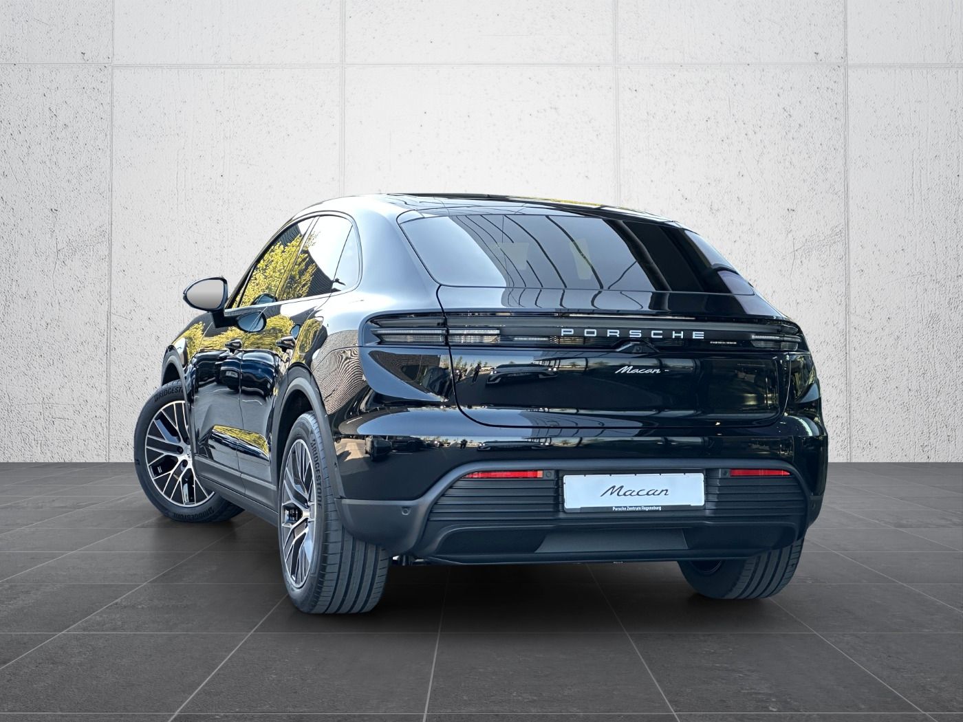 Porsche Macan - Samsaru's Car Outlet