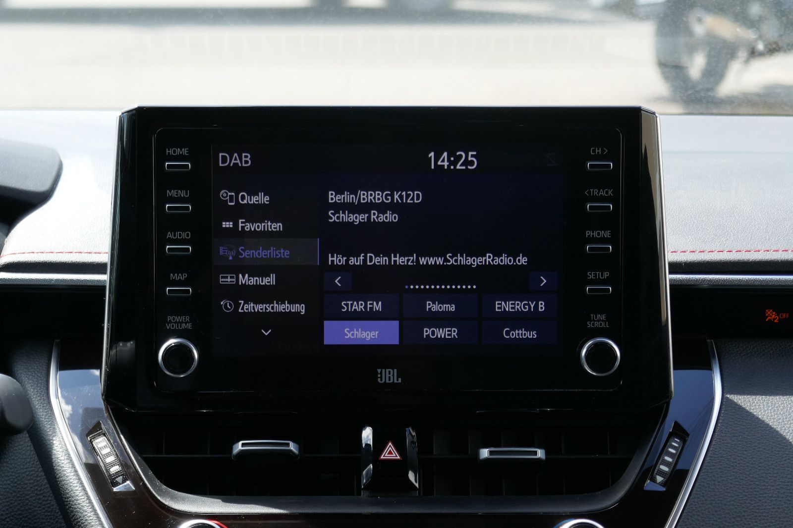 Toyota Corolla 2.0 Hybrid Lounge - Samsaru's Car Outlet