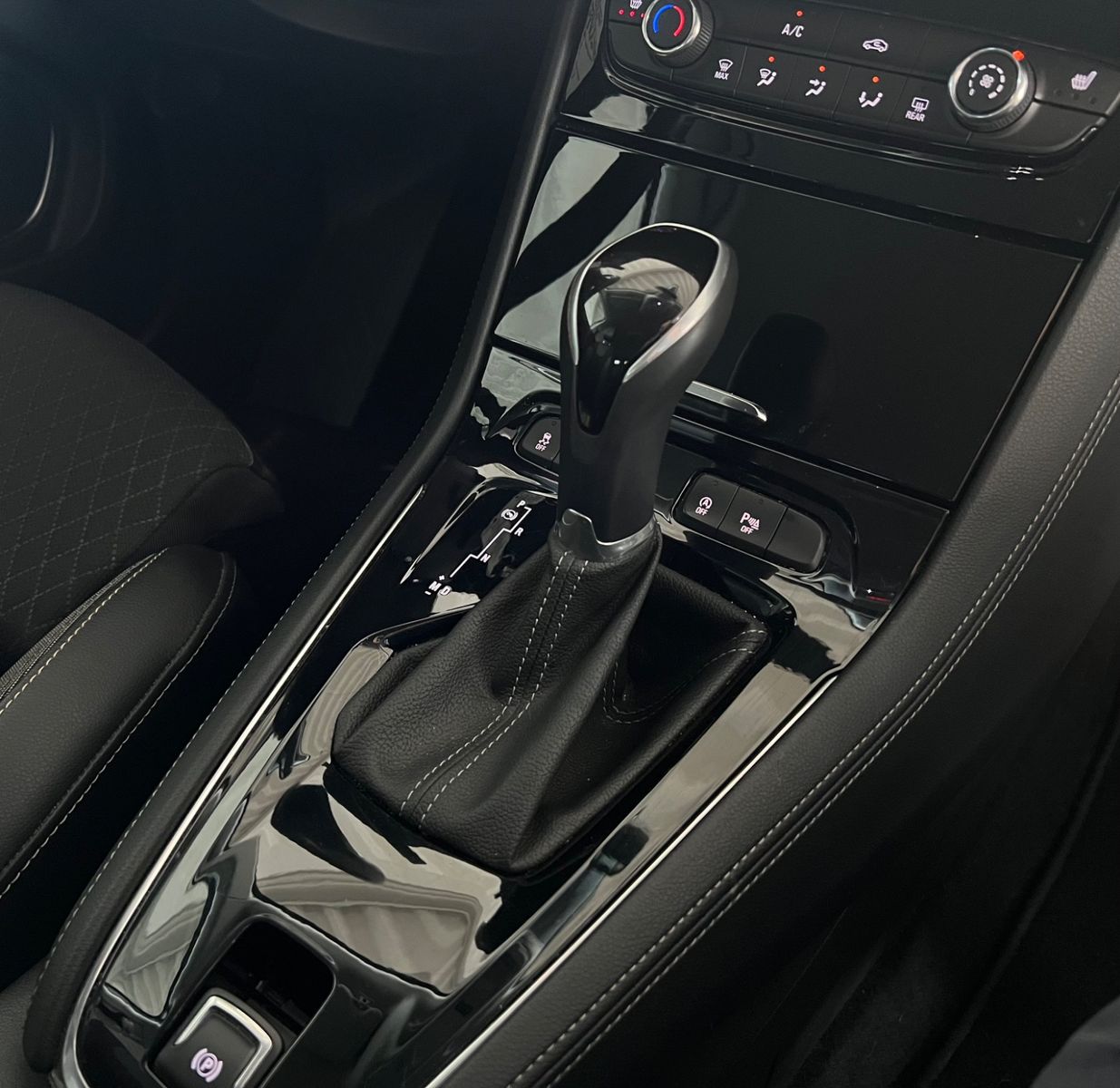 Opel Grandland Design Line - Samsaru's Car Outlet