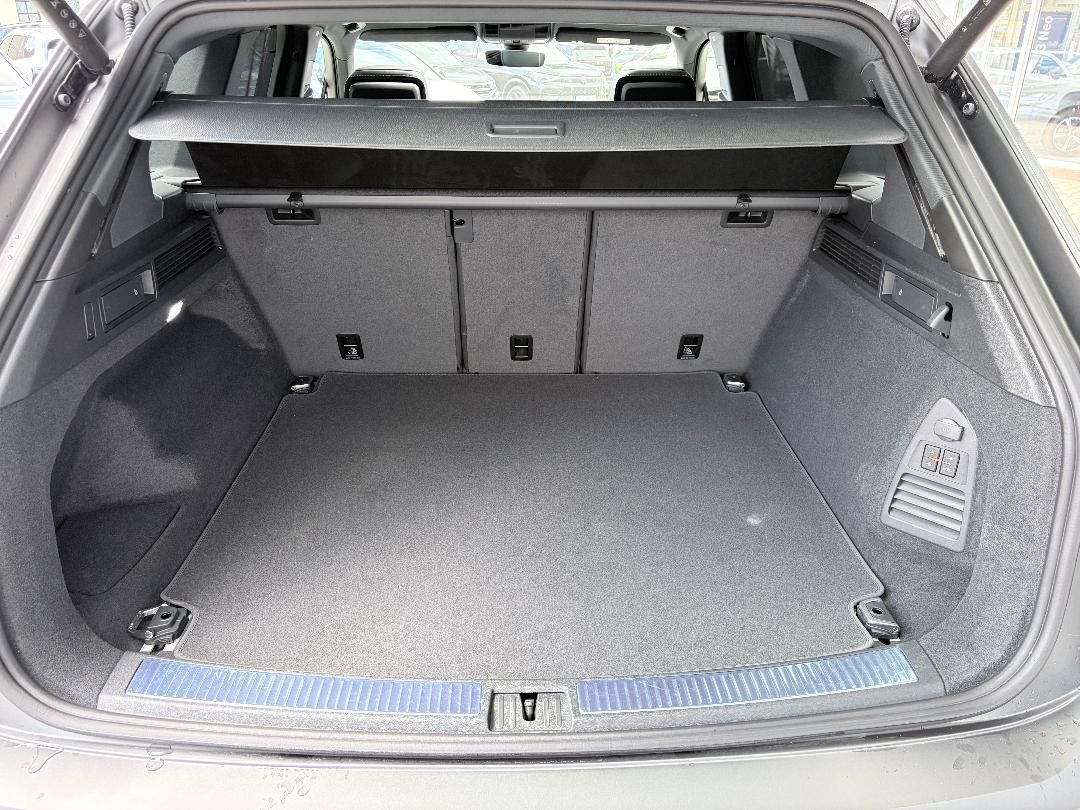 Volkswagen Touareg 3.0 V6 TDI 4x4 R-Line *Vollausstattung*