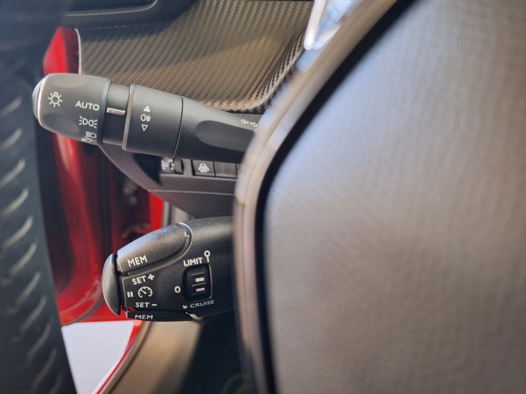 Peugeot e-208 Allure - Samsaru's Car Outlet