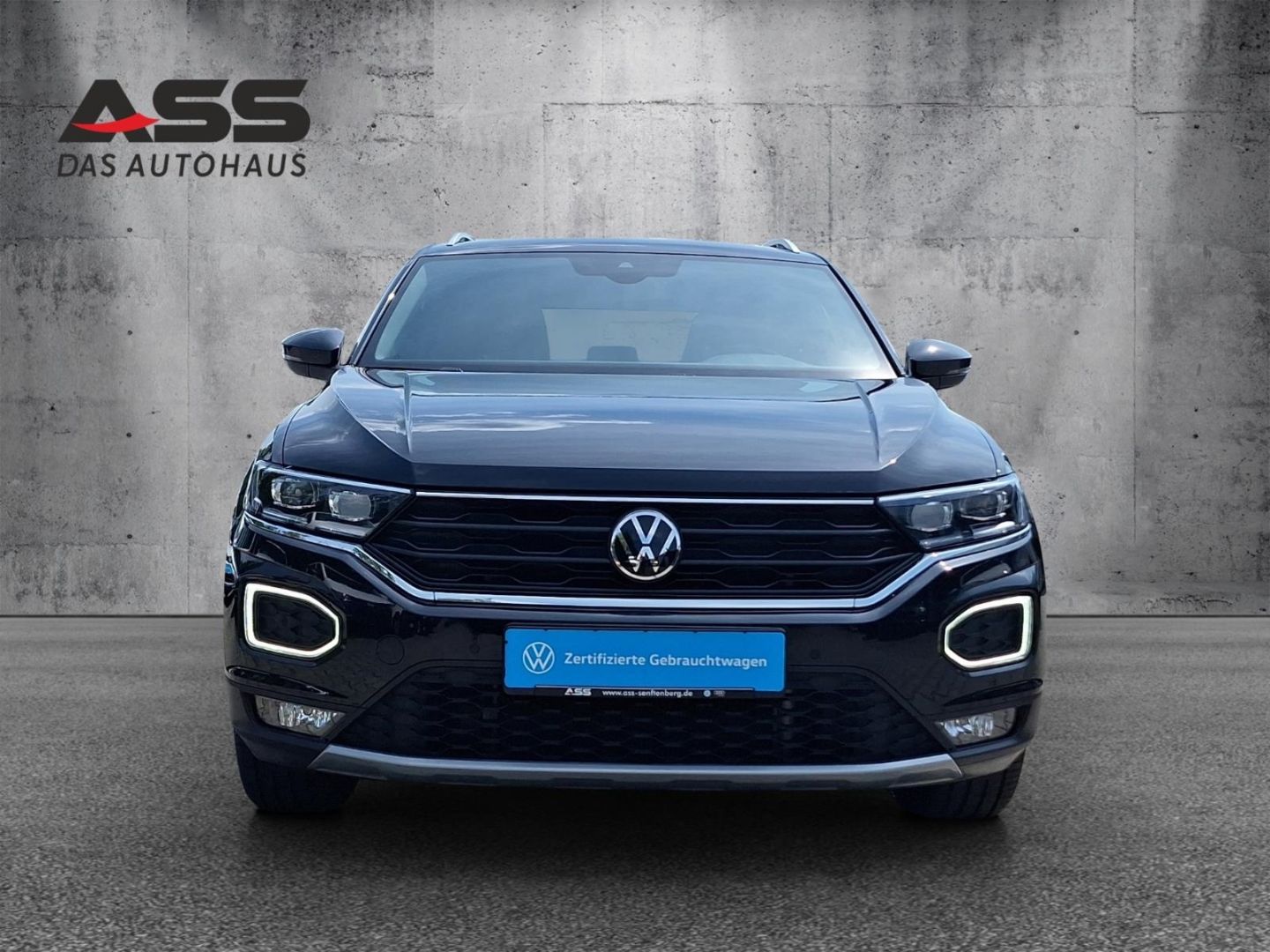 Volkswagen T-Roc 1.5 TSI EU6d Sport - Samsaru's Car Outlet