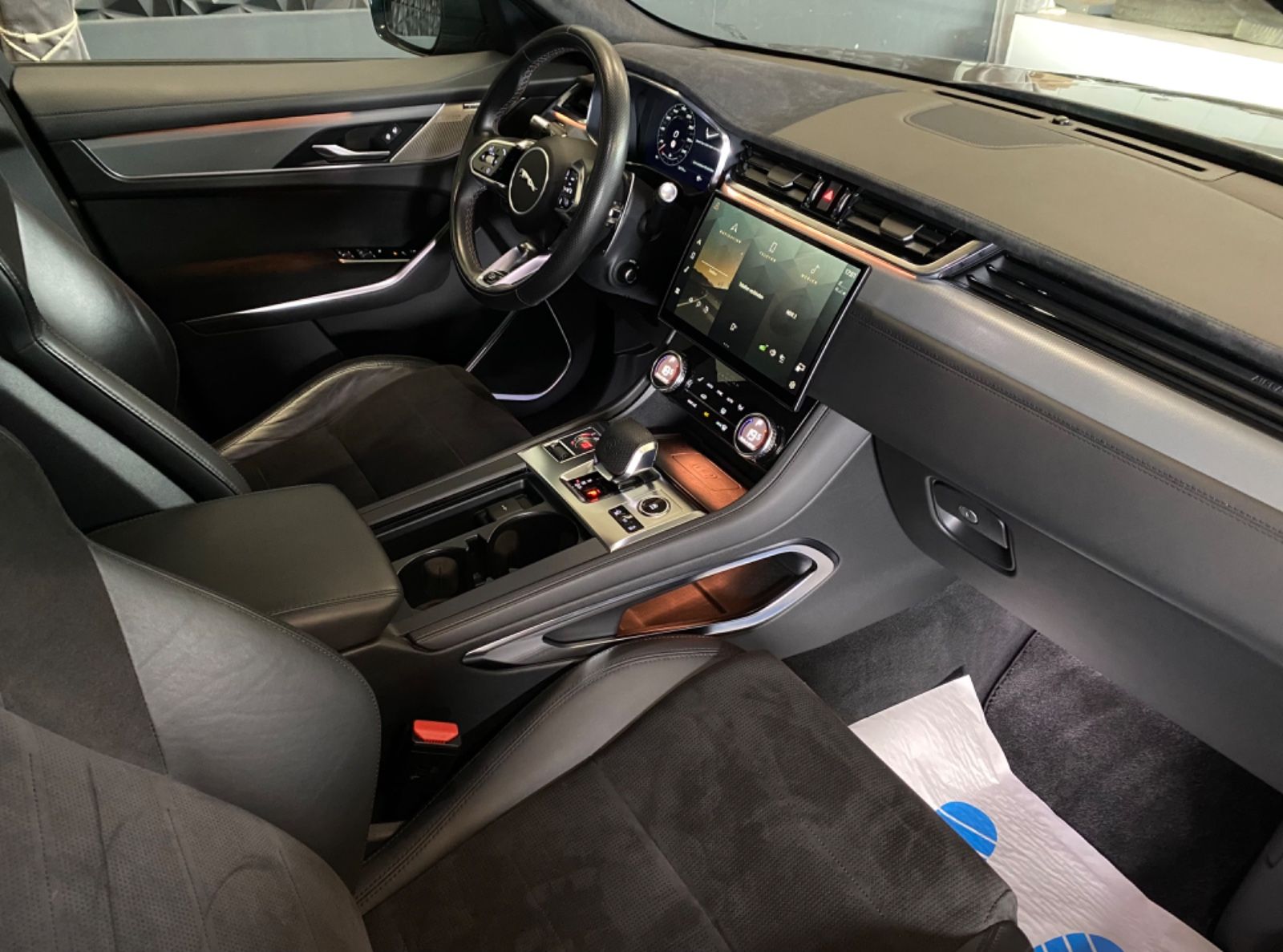 Jaguar F-Pace P550 SVR V8 AWD,ACC,Digitales Cockpit,AHK