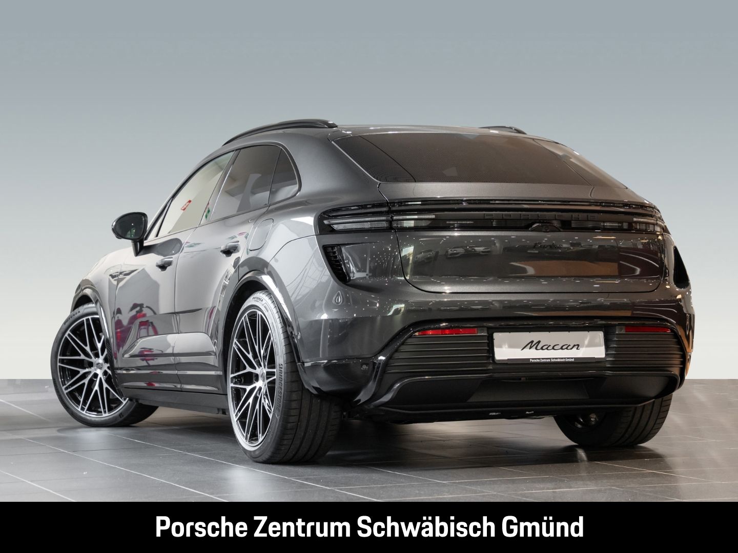 Porsche Macan Turbo BOSE Luftfederung Panoramadach LED
