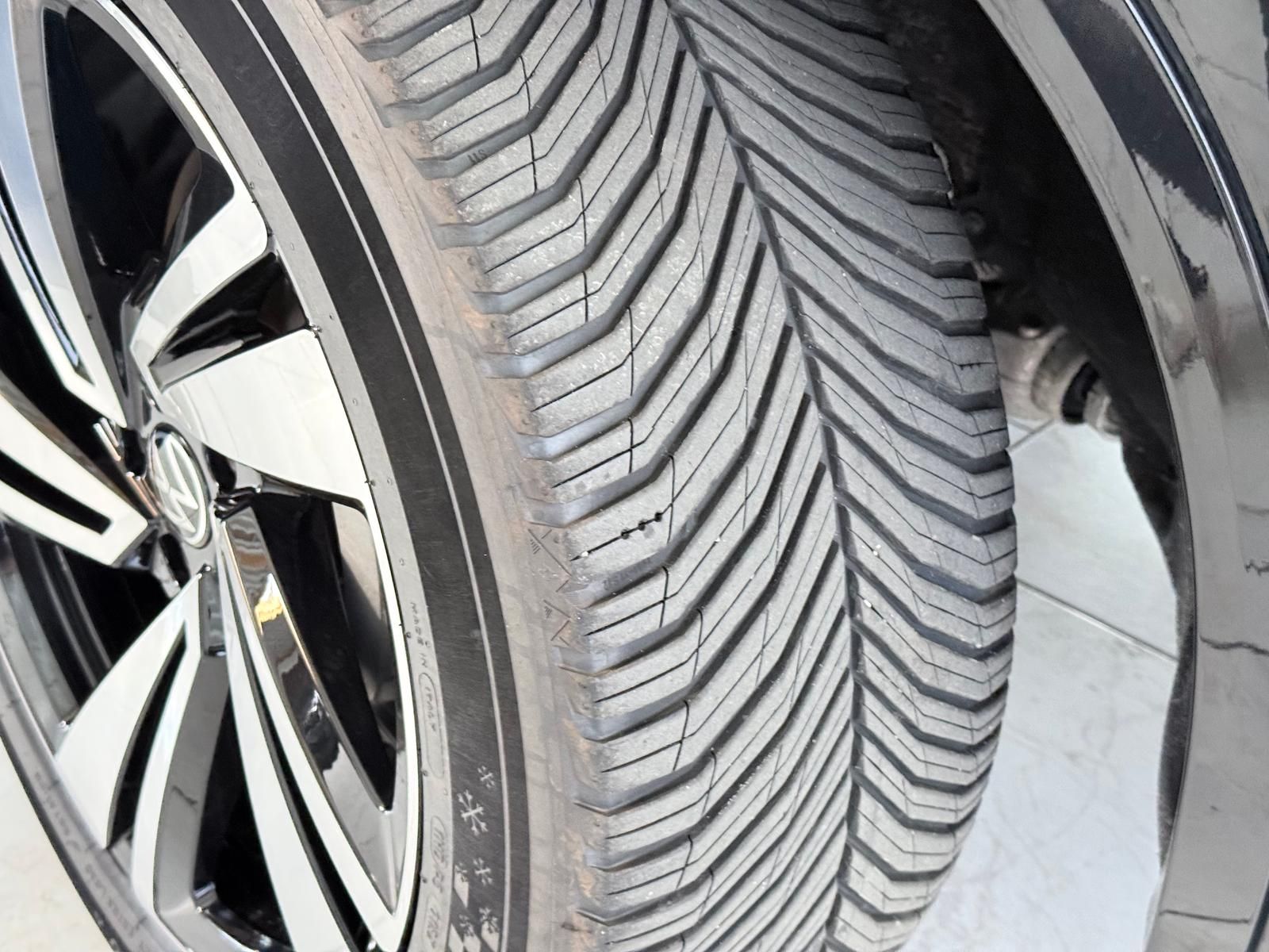 Volkswagen Touareg R-Line-Pano/ACC/AHK/360/Dynaudio/Massage