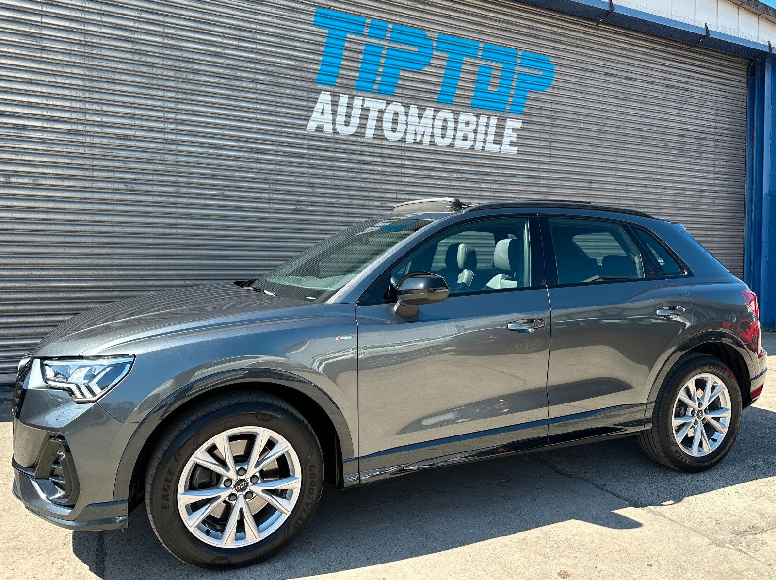 Audi Q3 45 TFSI QUATT S-LINE - Samsaru's Car Outlet