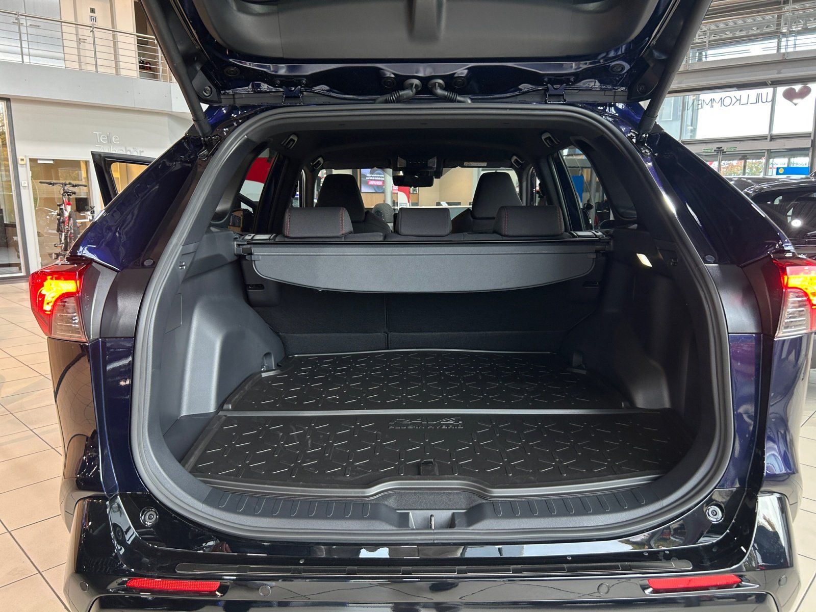 Toyota RAV4 Plug-In Hybrid Teamplayer *sofort*AHK*