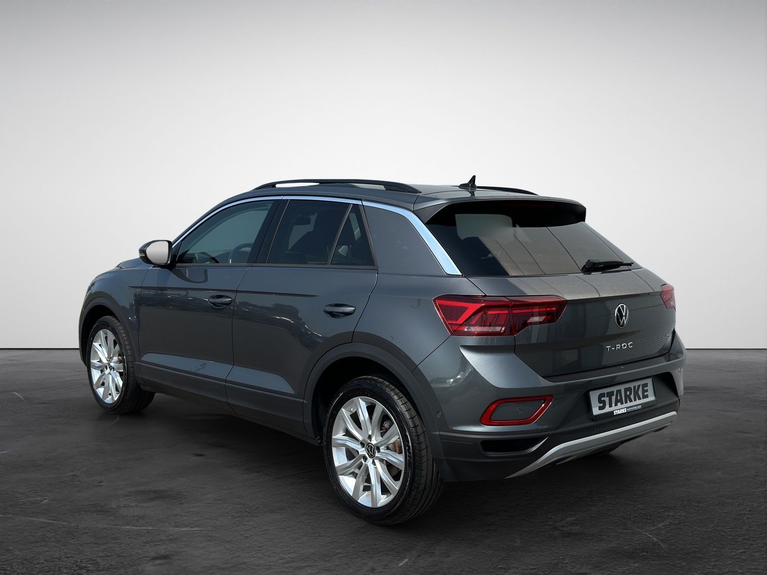 Volkswagen T-Roc 1.5 TSI Life - Samsaru's Car Outlet