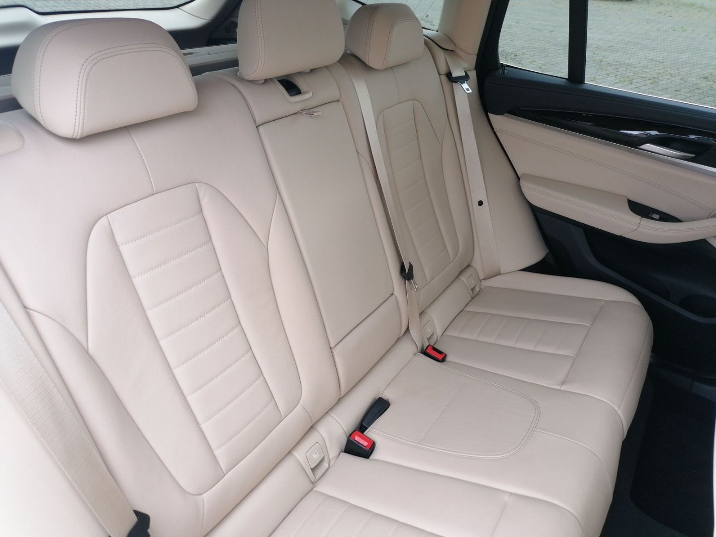 BMW X3 xDrive30i - Samsaru's Car Outlet