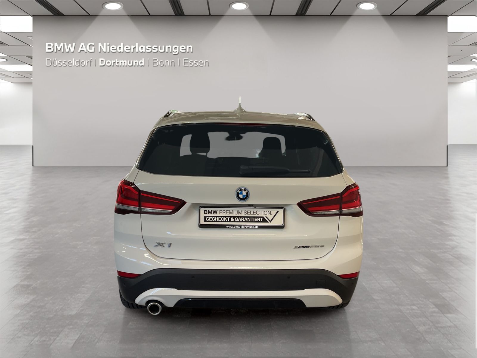 BMW X1 xDrive25e Sport Line - Samsaru's Car Outlet