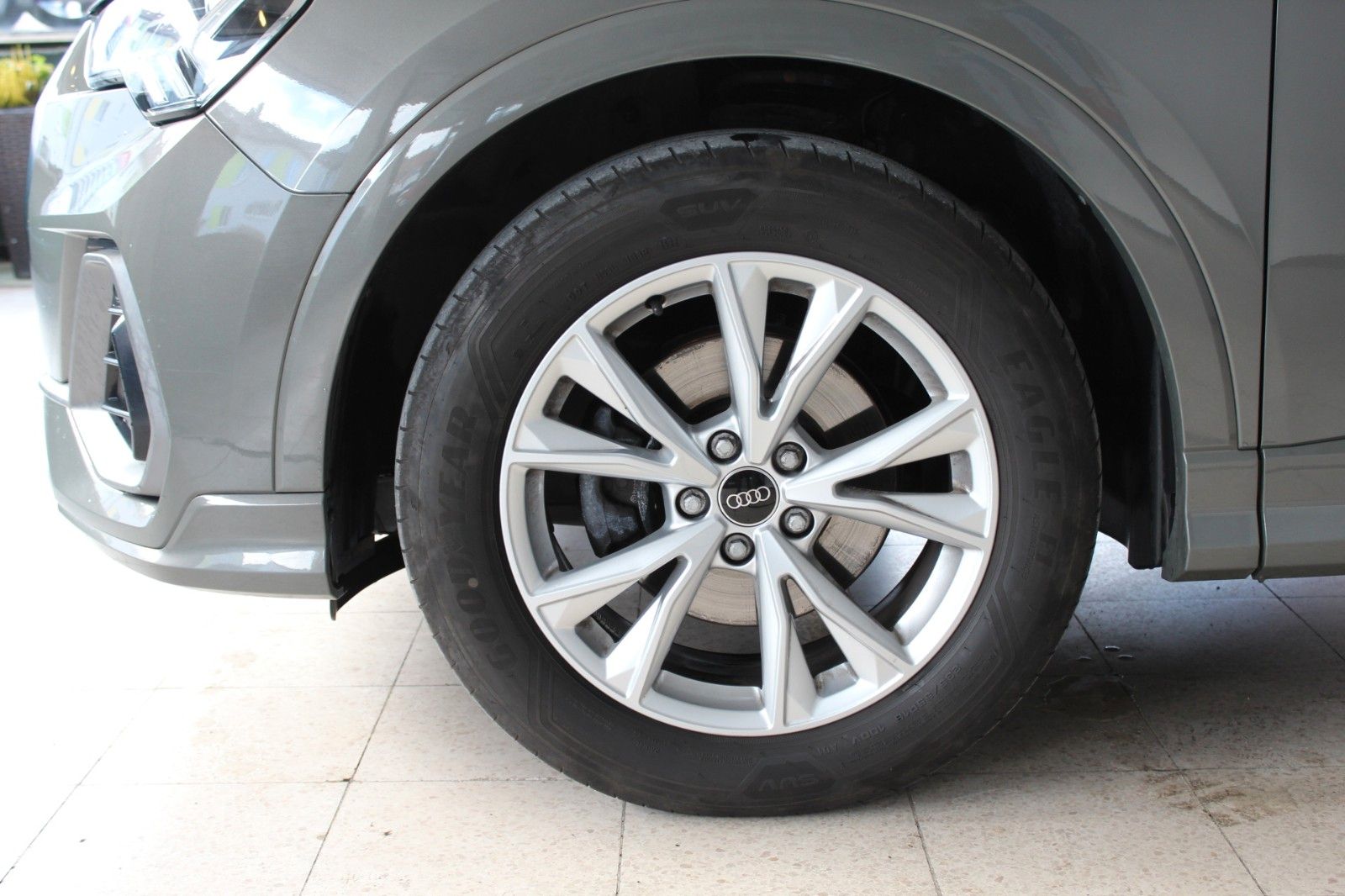 Audi Q3 35 TDI quattro S line - Samsaru's Car Outlet