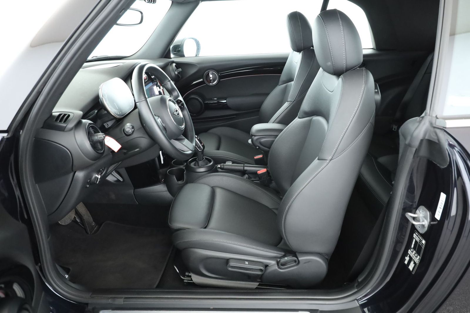 MINI Cooper Cab. Classic Trim - Samsaru's Car Outlet