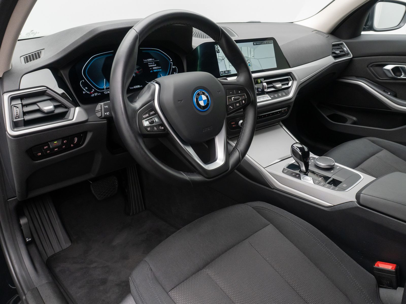 BMW 320e - Samsaru's Car Outlet