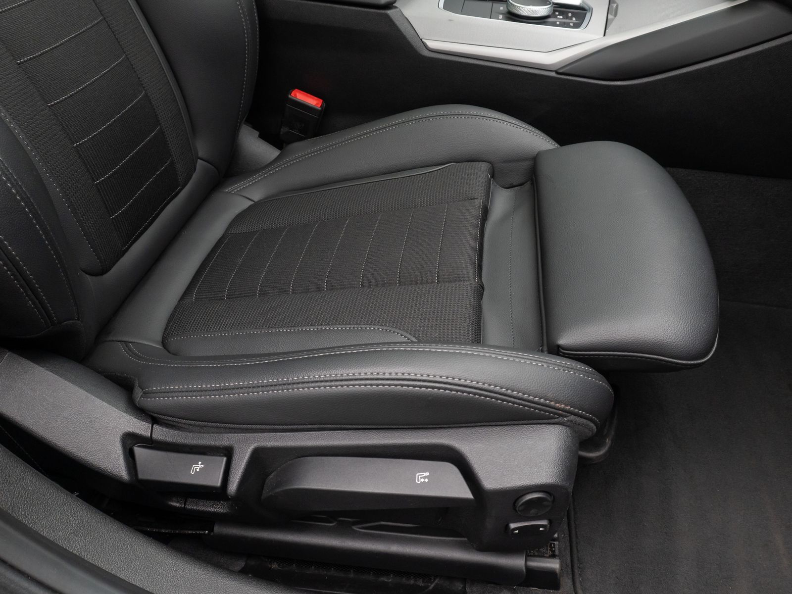 BMW 330i xD - Samsaru's Car Outlet